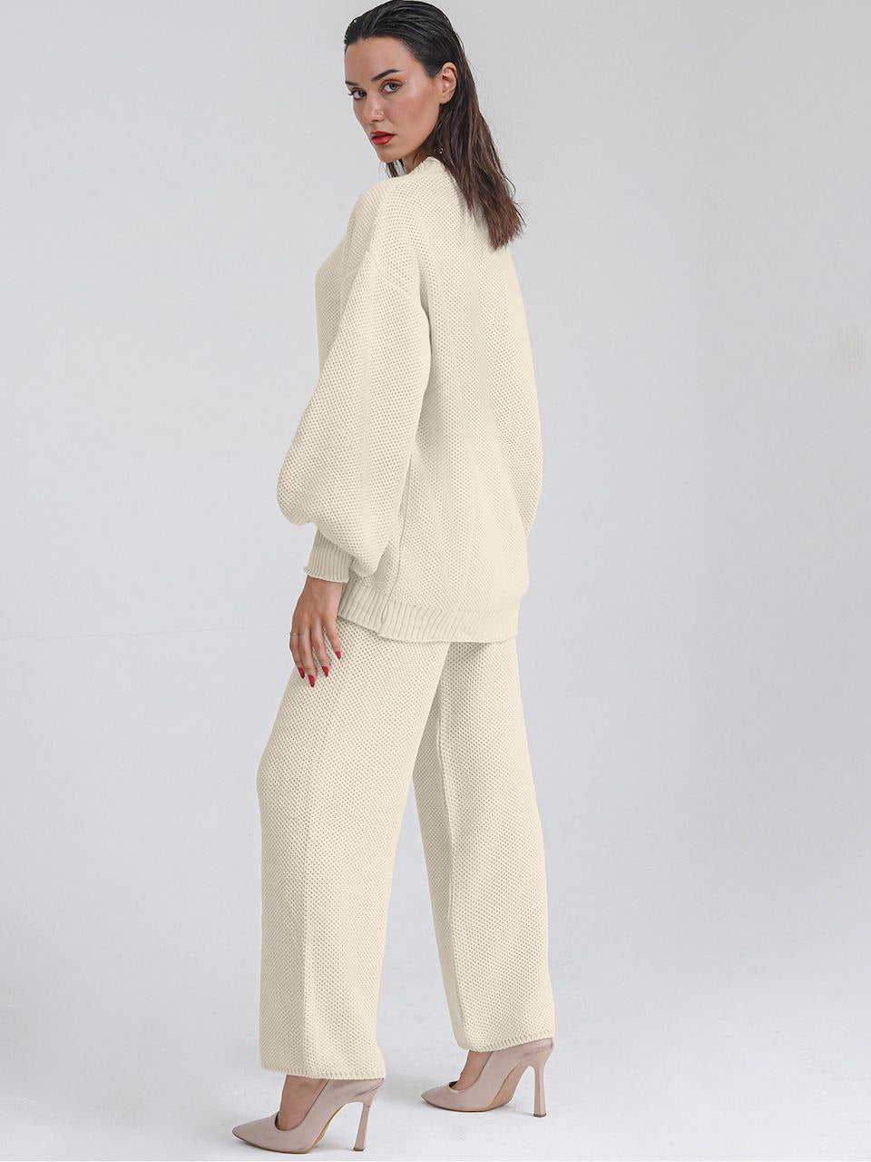 Debra Cardigan + Pants Suit Slim Fit  طقم تريكوه بيج (سوت + بنطلون)